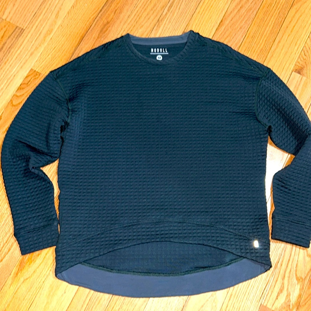 NOBULL SWEATER size M excellent  no flaws!!